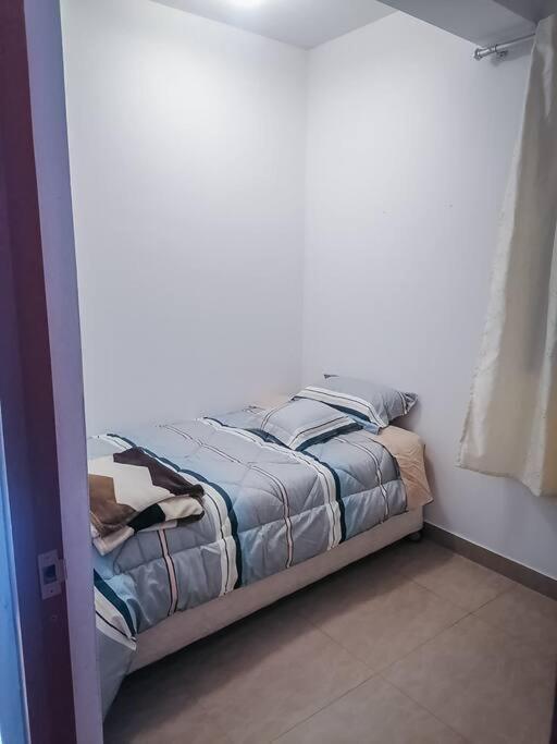 Appartement Full Independent Entrance, Services Included