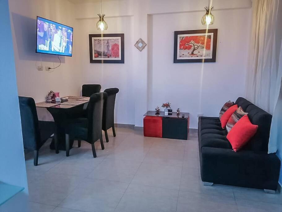 Appartement Full Independent Entrance, Services Included *