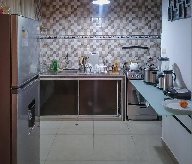 Full Independent Entrance, Services Included Appartement *