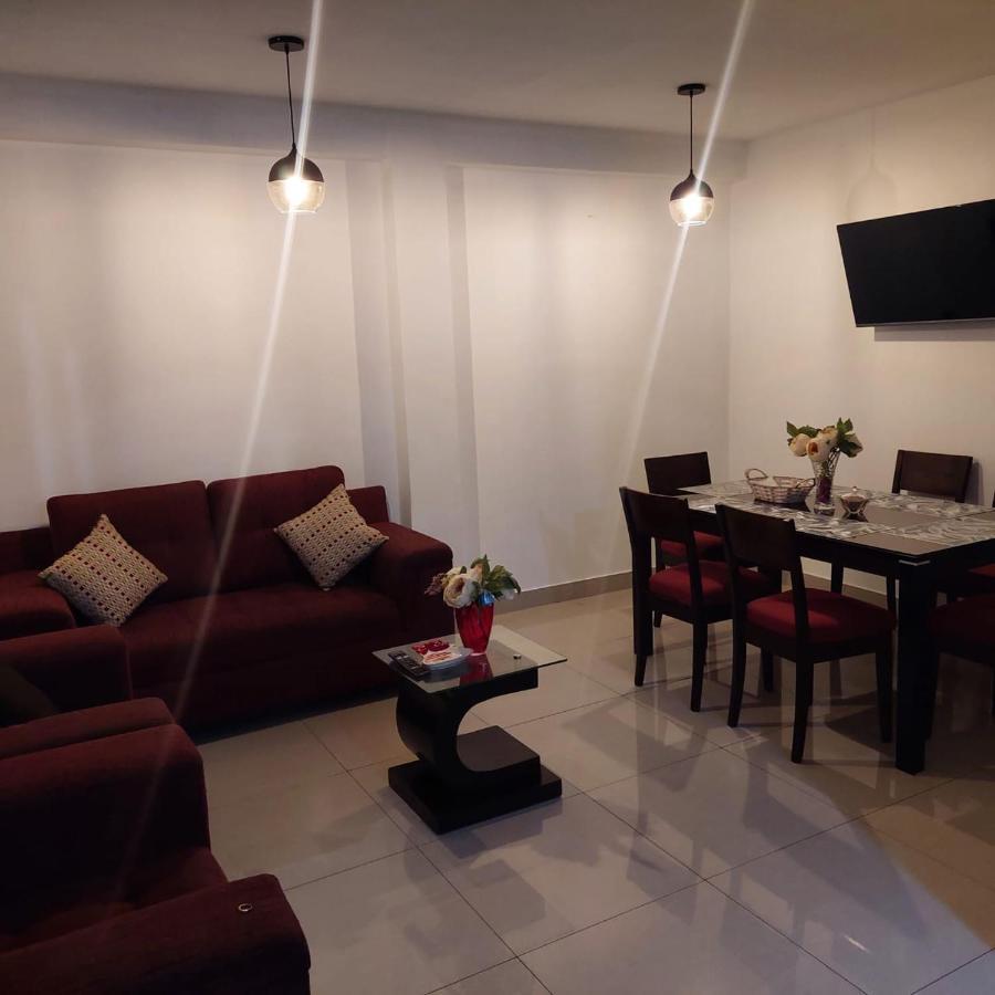 Full Independent Entrance, Services Included Appartement Lima